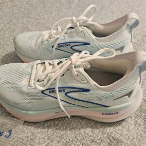 Brooks women's running shoe. Glycerin GTS size 7
